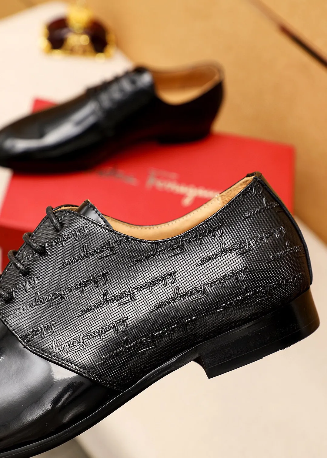 Men's shoes 💰520 💐 Product trademark: Ferragamo "Ferragamo" business leather shoes Regular size: 38-44 (45🉑️customized) Product materials: Selected imported calfskin upper+, imported water-dyed cowhide leather lining. Strong three-dimensional visual effect, combined outsole Color: 2⃣️seed leather materials optional